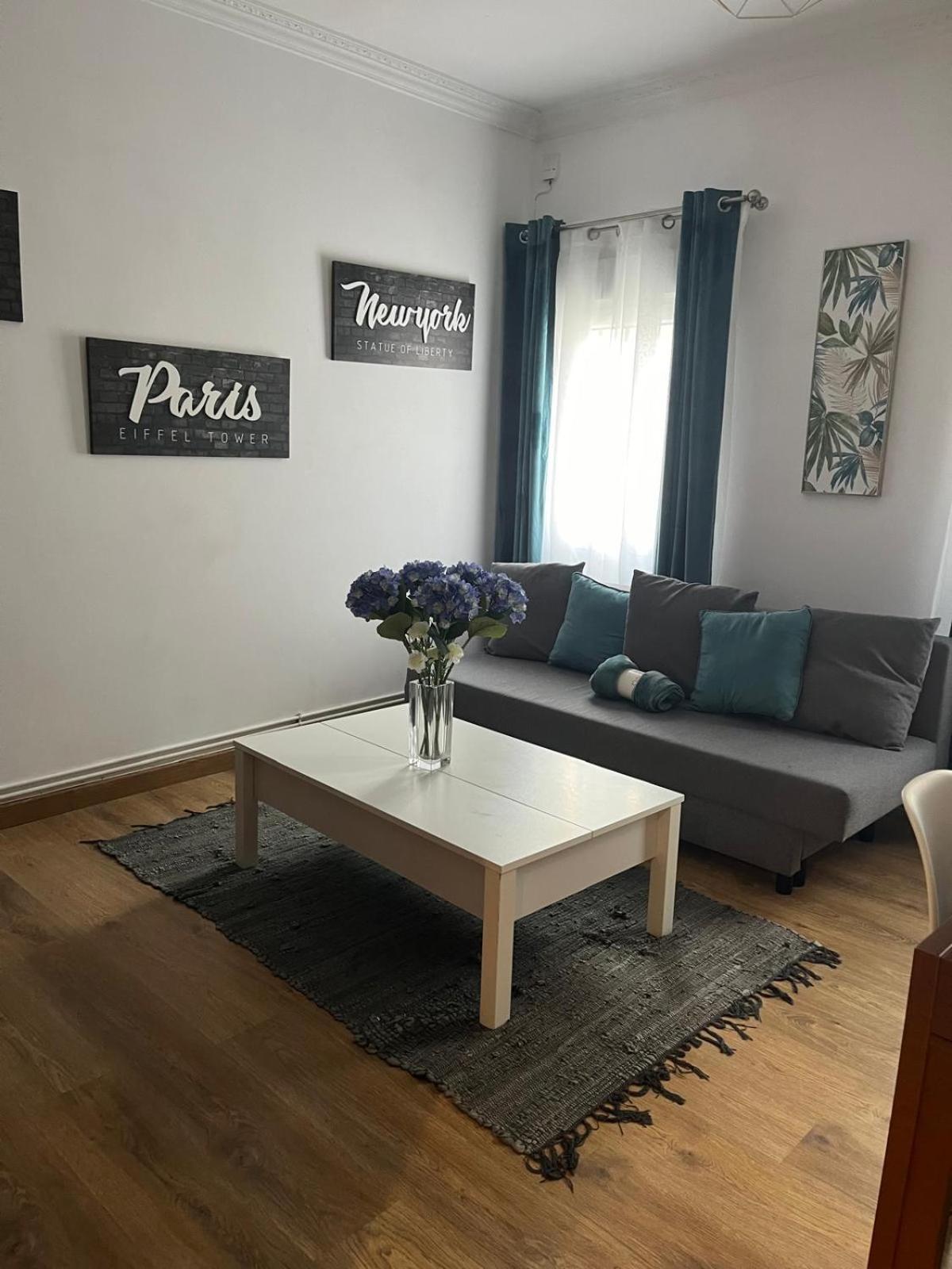 Bajo Al Lado Del Ayuntamiento Apartment Santander Luaran gambar